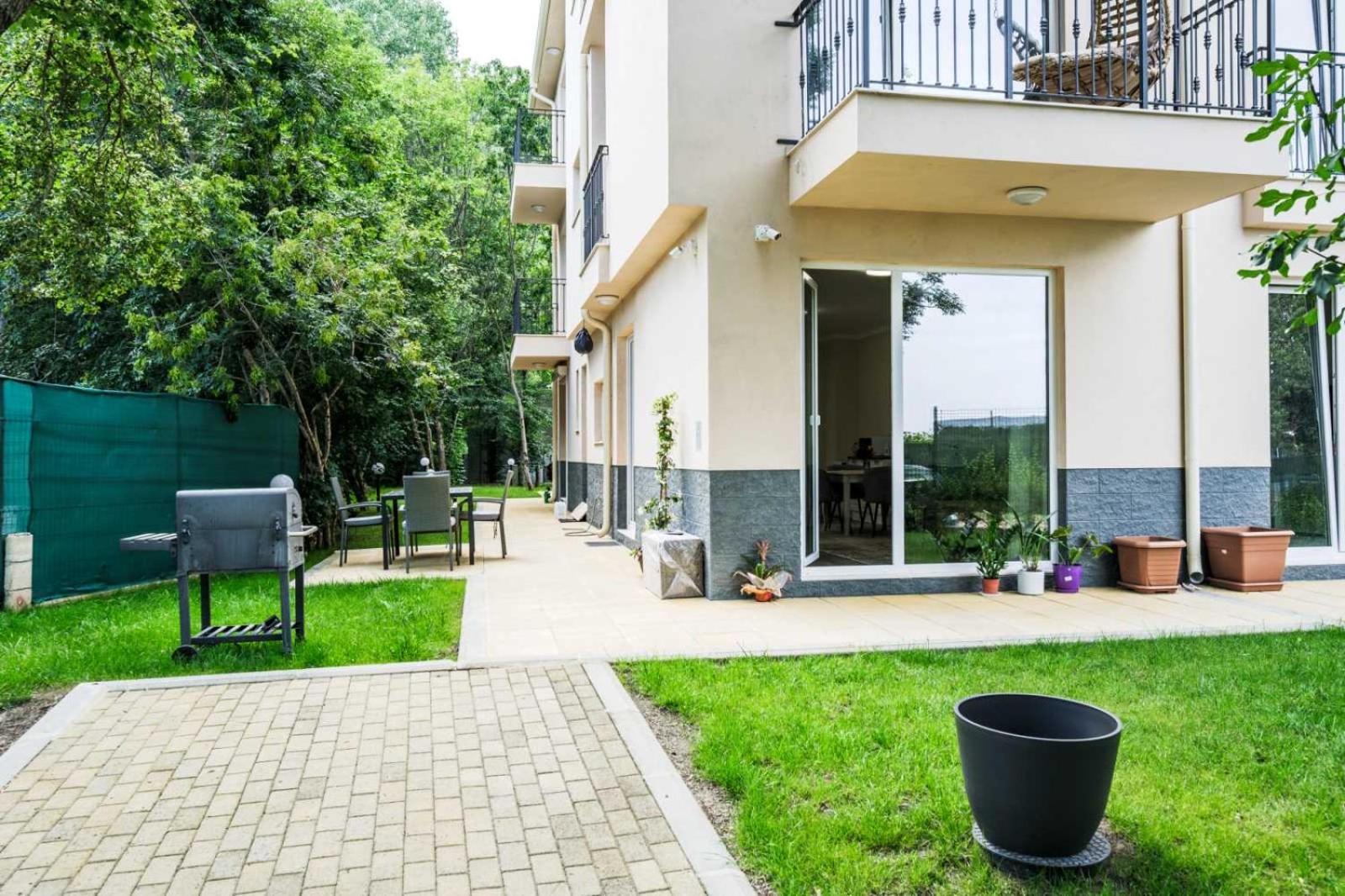 Garden Apartment Fichoza 1 - 80 M From The See Varna Exterior photo